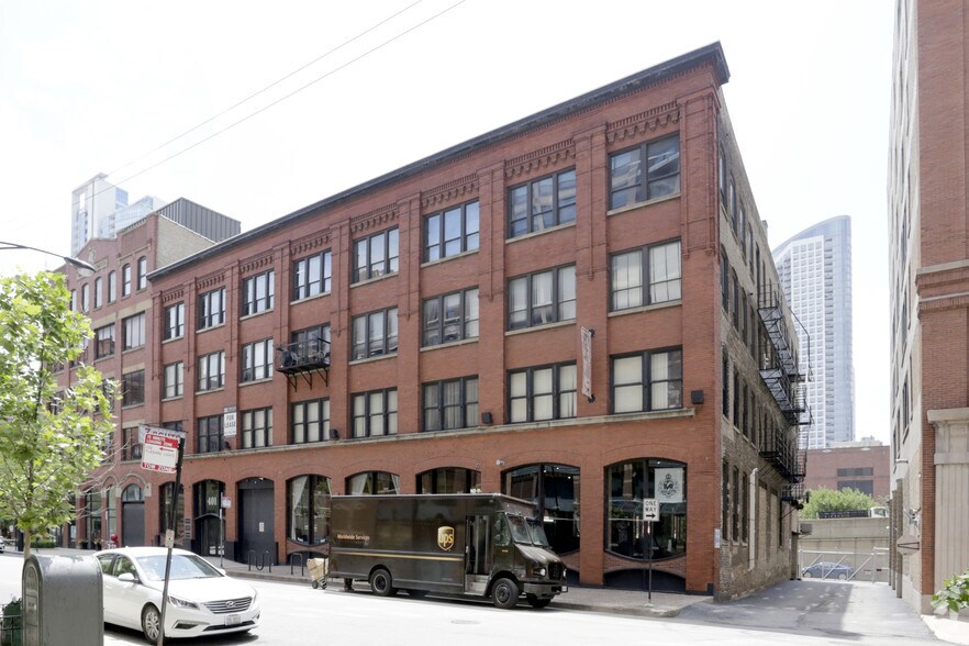 401 W Ontario St Chicago Il 60654 Office Retail Space