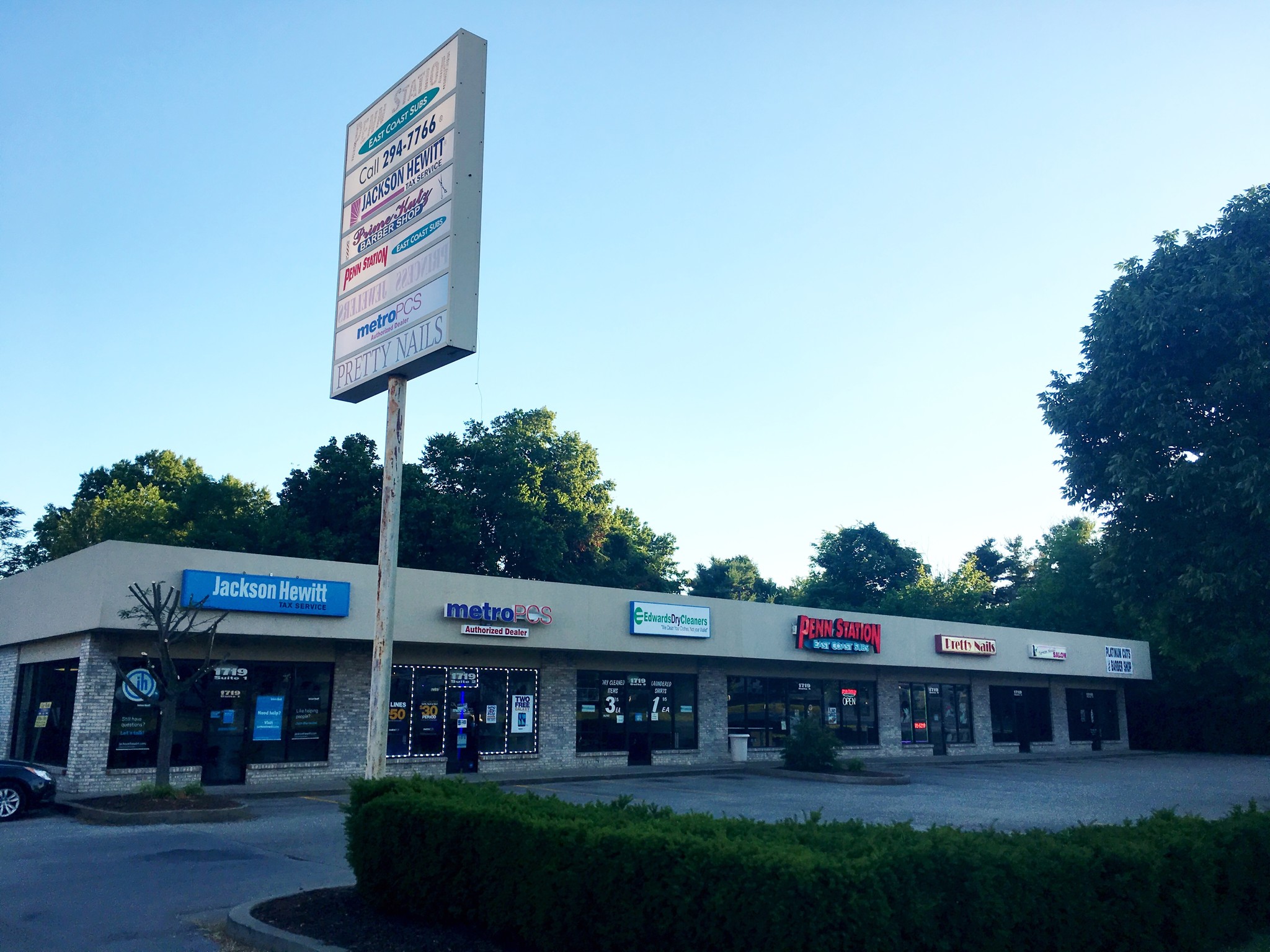 1719 N Broadway, Lexington, KY for sale Building Photo- Image 1 of 1