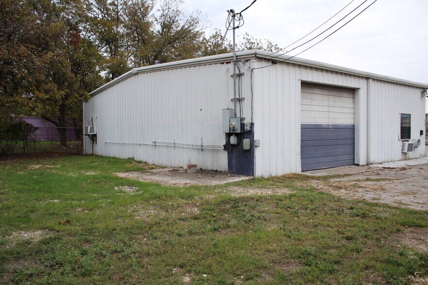 4900 N Interstate 35, Austin, TX for lease - Building Photo - Image 1 of 6