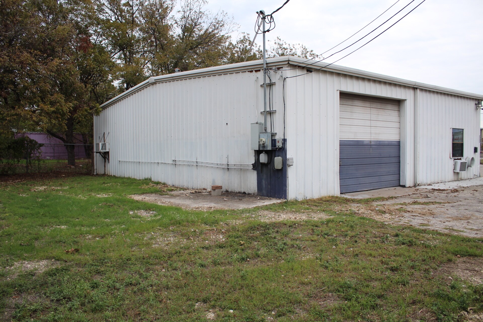 4900 N Interstate 35, Austin, TX for lease Building Photo- Image 1 of 7