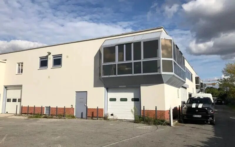 Flex in Champigny-sur-Marne for lease - Building Photo - Image 1 of 9