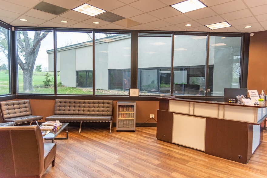 16 Inverness Pl E, Englewood, CO for sale - Lobby - Image 2 of 8