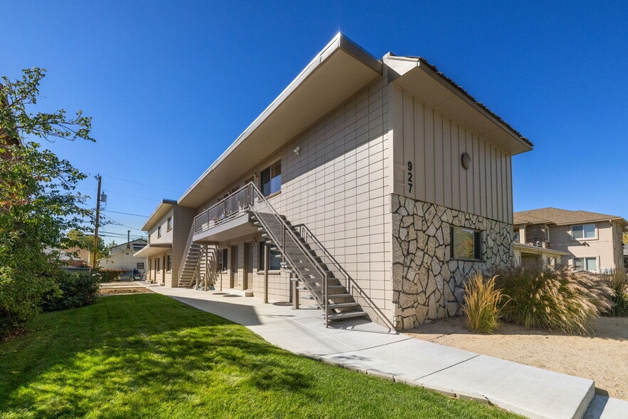 927 and 547 Ralston Street - 17 Units portfolio of 2 properties for sale on LoopNet.com - Building Photo - Image 3 of 36