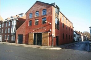 36 Endless St, Salisbury for sale Primary Photo- Image 1 of 1