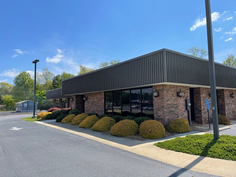 1296 Piney Forest Rd, Danville, VA 24540