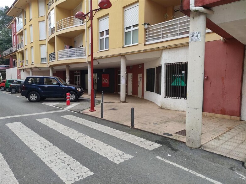 Retail in Ampuero for sale - Building Photo - Image 1 of 12