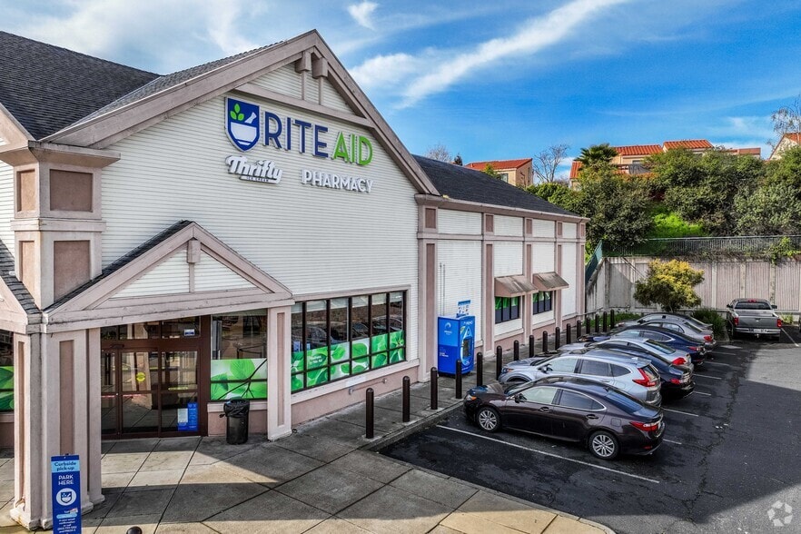 1560 Sycamore Ave, Hercules, CA for lease - Building Photo - Image 3 of 6