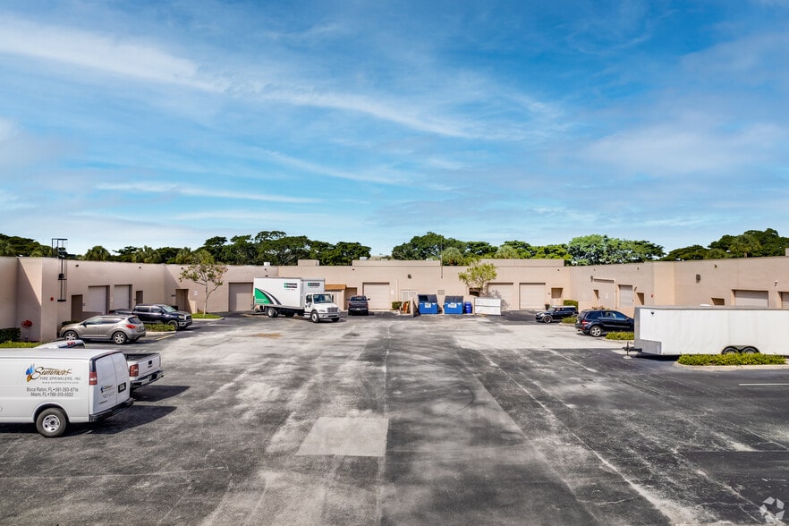 751 Park of Commerce Dr, Boca Raton, FL for lease - Building Photo - Image 2 of 5
