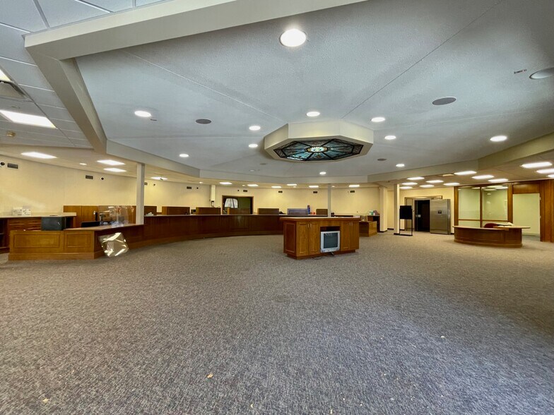 Firstier bank holdrege