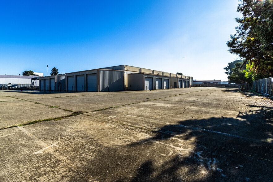 1833 Stearman Ave, Hayward, CA for sale - Building Photo - Image 3 of 26