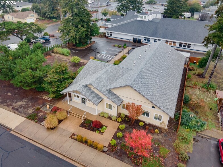 1445 8th St, Florence, OR for sale - Aerial - Image 3 of 19