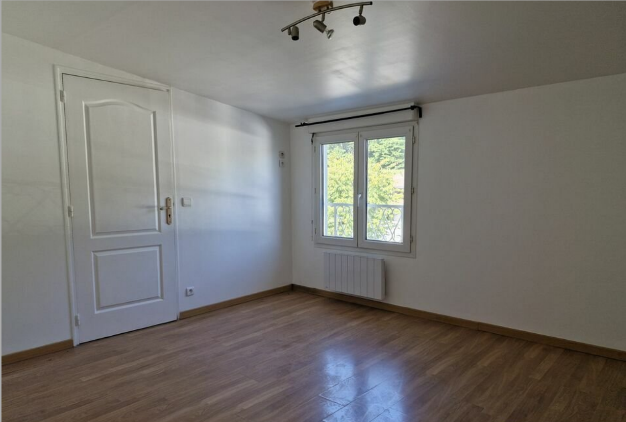 Flex in Quincy-sous-Sénart for lease Interior Photo- Image 1 of 2