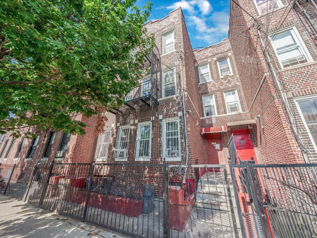 1055 Glenmore Ave, Brooklyn, NY for sale Primary Photo- Image 1 of 8