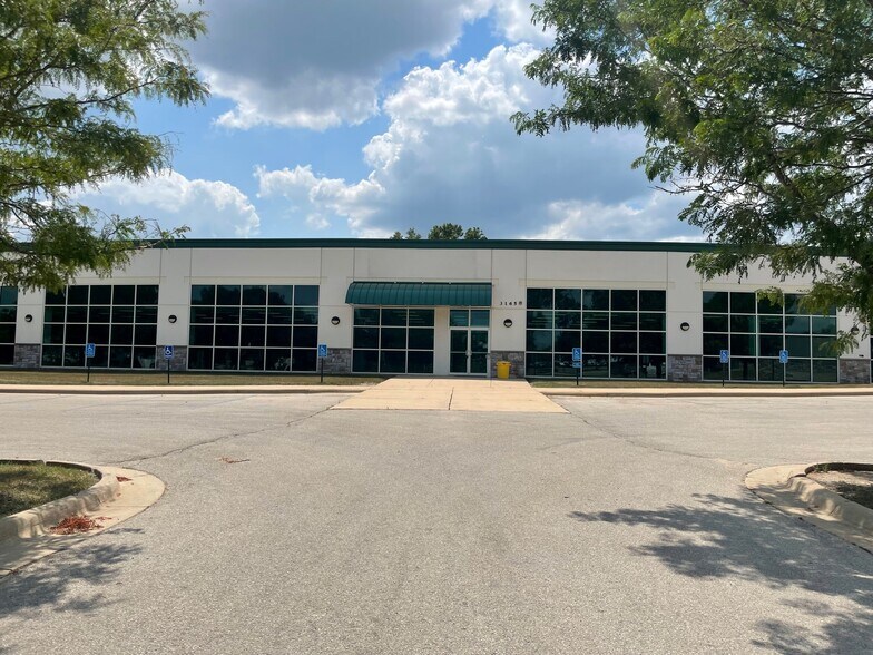 3165 Edgewood Pky SW, Cedar Rapids, IA for sale - Building Photo - Image 1 of 1