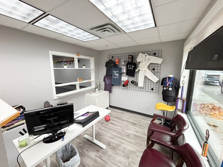 112 E Jackson St, Willard, MO for sale - Building Photo - Image 3 of 11