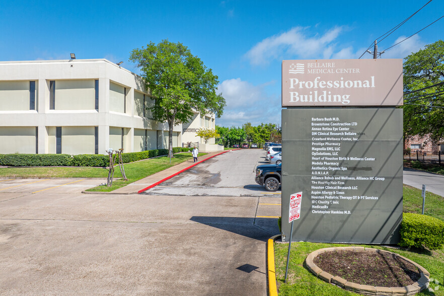 6550 Mapleridge St, Houston, TX for lease - Building Photo - Image 3 of 11