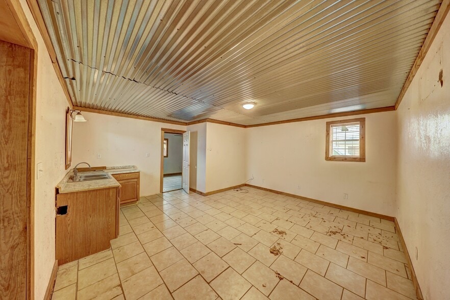 200 W Murphy St, Alpine, TX for sale - Interior Photo - Image 3 of 27