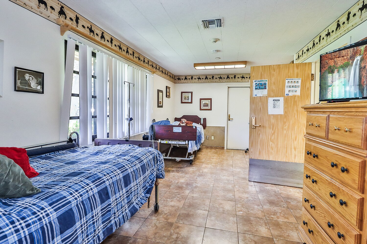 11051 Old Santa Susana Pass Rd, Chatsworth, CA 91311 Office for Sale