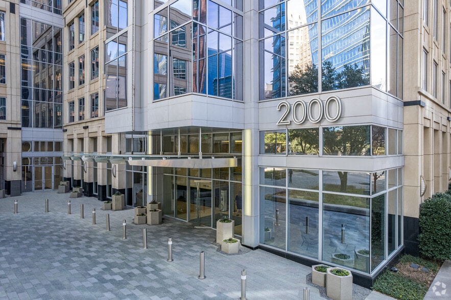 2000 McKinney Ave, Dallas, TX for lease - Building Photo - Image 2 of 16