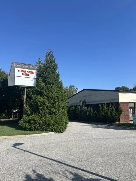 11234 Jefferson Ave, Newport News, VA for lease - Building Photo - Image 2 of 3