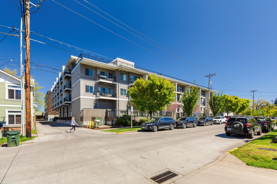 1965 E 15th Ave, Eugene, OR for sale - Building Photo - Image 2 of 33