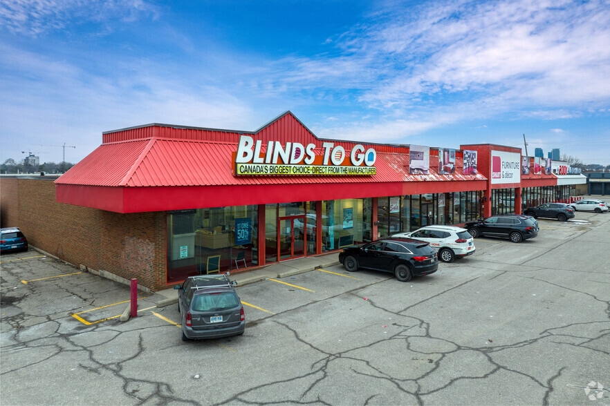 1995 Dundas St E, Mississauga, ON for lease - Primary Photo - Image 1 of 1