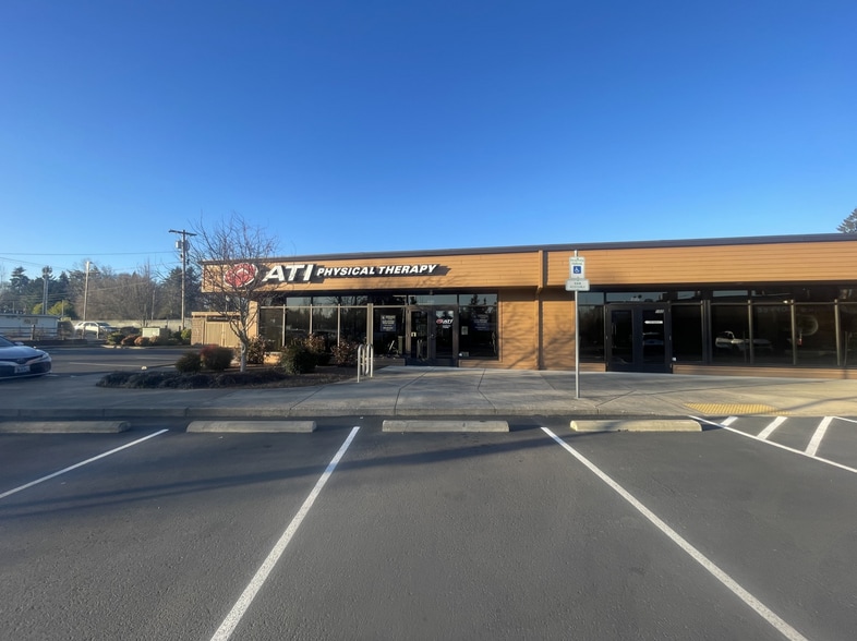 3165 Commercial St SE, Salem, OR for lease - Building Photo - Image 1 of 7