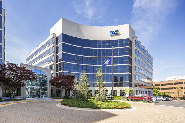 More details for 1595 Spring Hill Rd, Vienna, VA - Office for Lease
