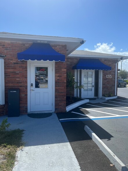 1315 N Dixie Hwy, Lake Worth, FL for sale - Building Photo - Image 2 of 24