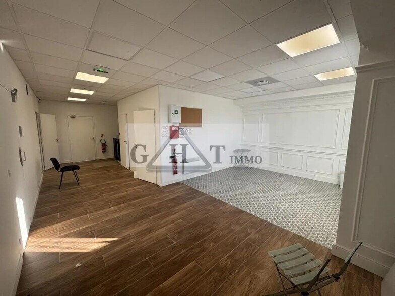 Retail in Saint-Maur-des-Fossés for lease - Interior Photo - Image 3 of 9