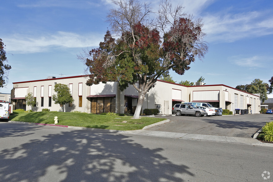 1040 Serpentine Ln, Pleasanton, CA for lease - Primary Photo - Image 1 of 5