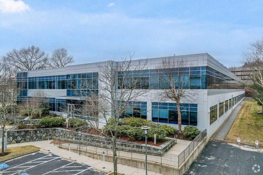 940 Winter St, Waltham, MA for lease - Primary Photo - Image 1 of 5