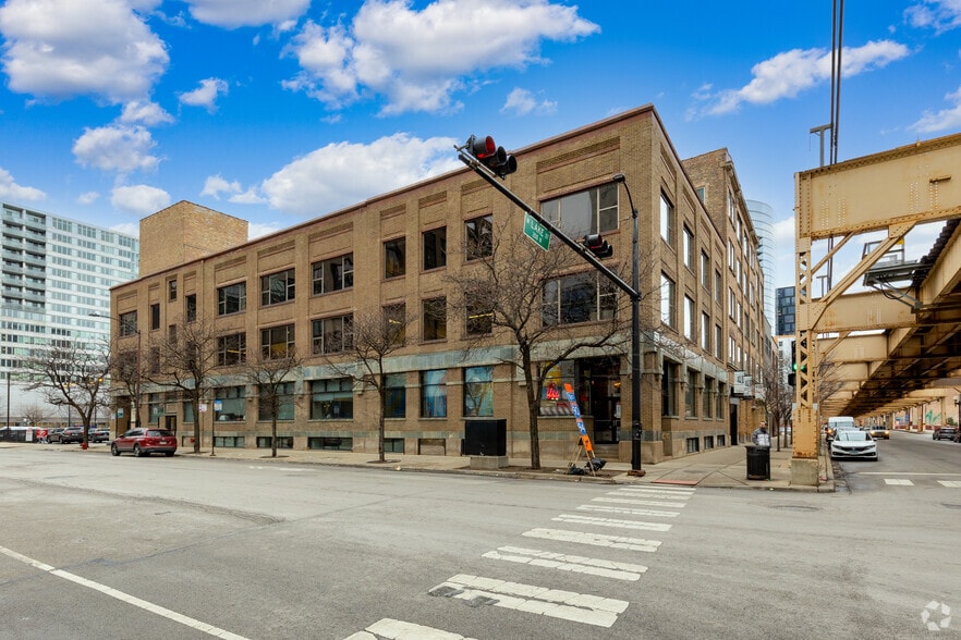 641-651 W Lake St, Chicago, IL for lease - Building Photo - Image 2 of 10