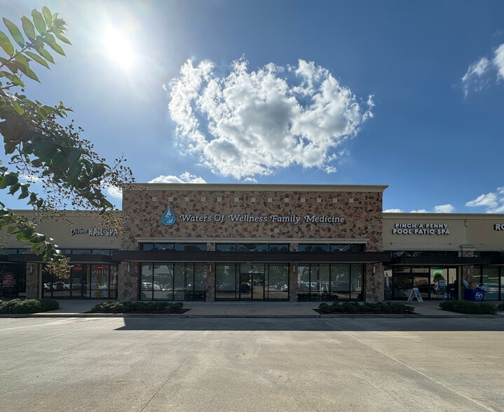 8714 Spring Cypress Rd, Spring, TX for sale - Building Photo - Image 2 of 8