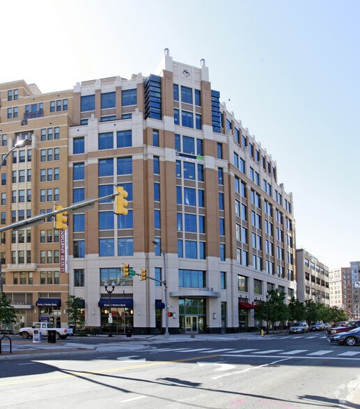 3030 Clarendon Blvd, Arlington, VA for sale - Building Photo - Image 1 of 1