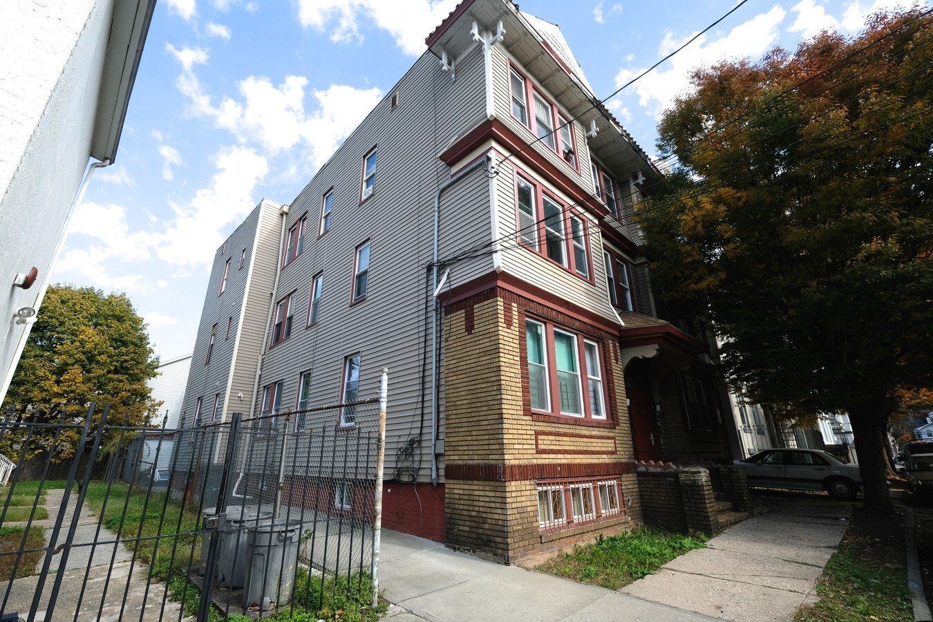 27 Tillinghast St, Newark, NJ 07108