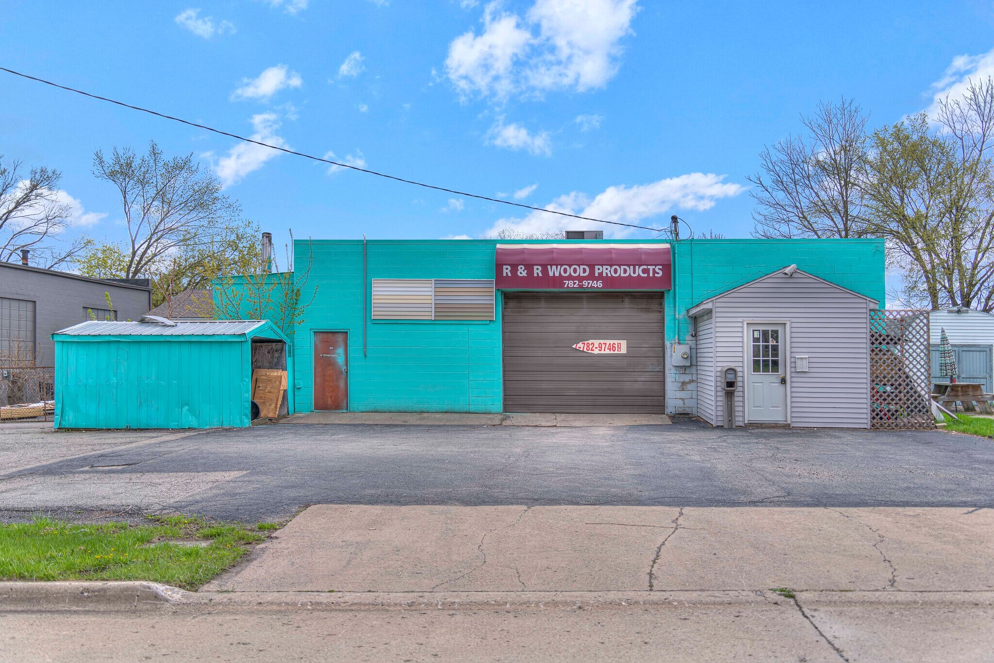 1910 Goodrich St, Jackson, MI 49203