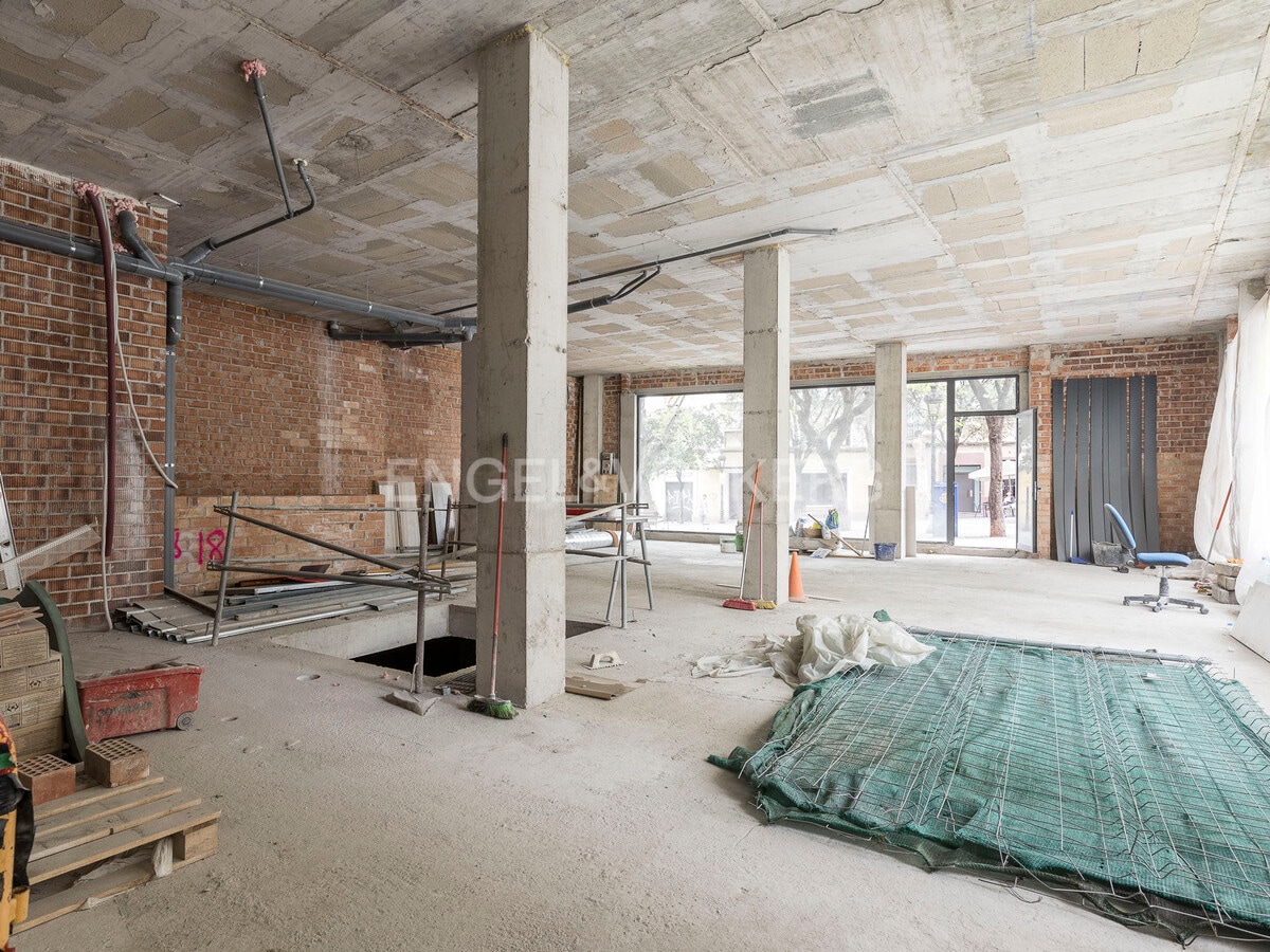 L'Hospitalet de Llobregat, BAR 08903 - - - Interior Photo - Image 1 of 5