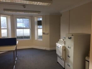 19-20 Gold Tops, Newport for lease Interior Photo- Image 2 of 2