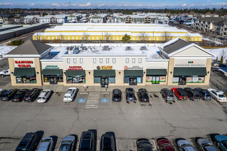 Moran Prairie Shopping Center portfolio of 3 properties for sale on LoopNet.com - Building Photo - Image 3 of 10