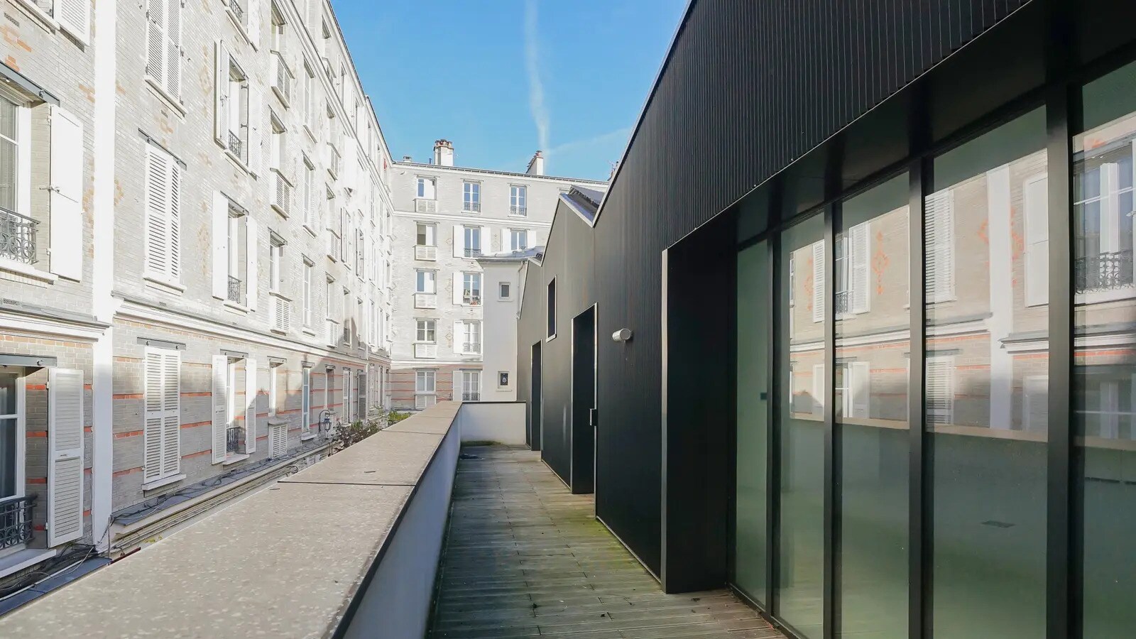 Office in Paris for sale Building Photo- Image 1 of 14