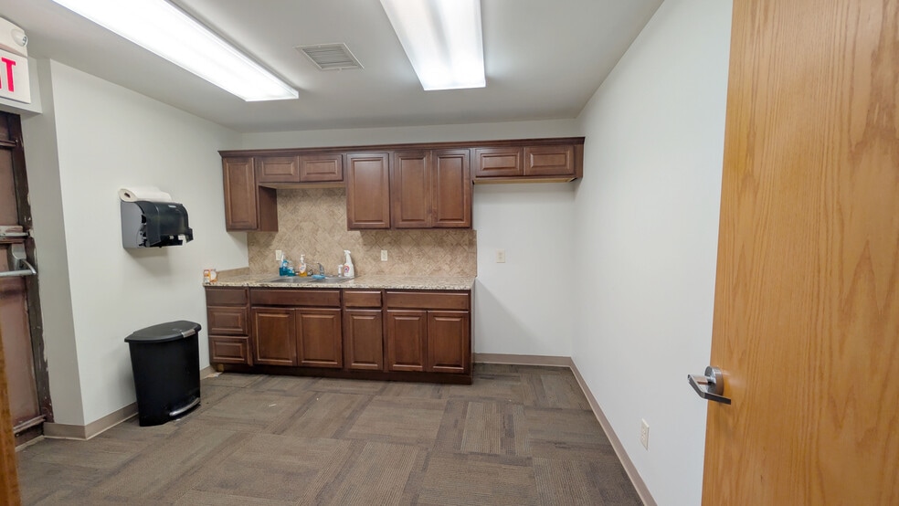 2460 S Meridian Ave, Wichita, KS for sale - Interior Photo - Image 2 of 6