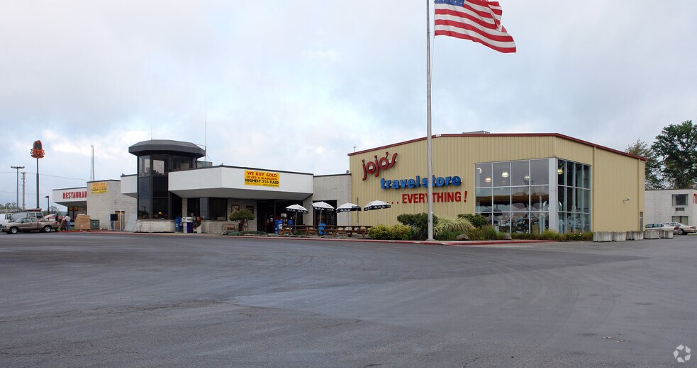 6965 Truck World Blvd, Hubbard, OH, 44425 Retail Space For Lease