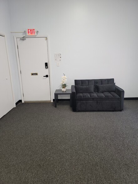 1522 Pointer Ridge Pl, Bowie, MD for lease - Building Photo - Image 3 of 11