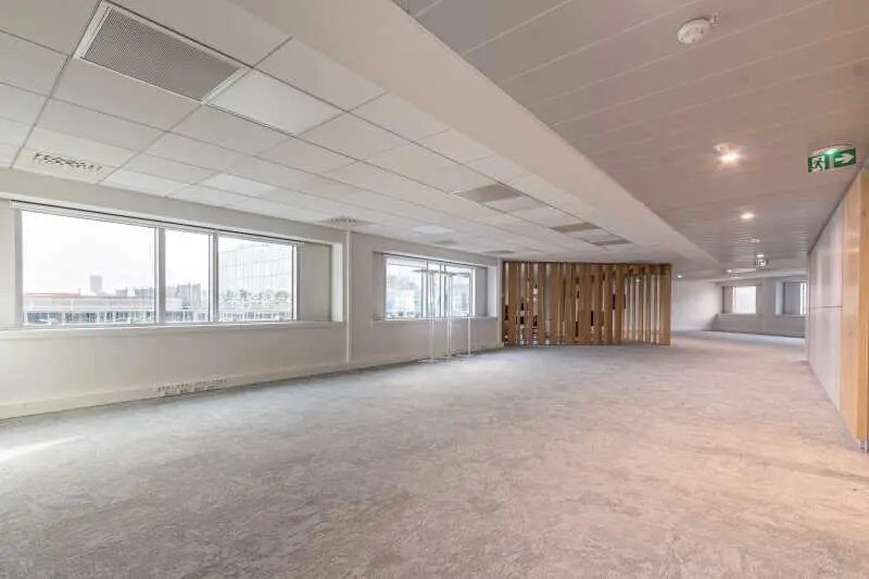 19-25 Rue Leblanc, Paris for lease Interior Photo- Image 1 of 6