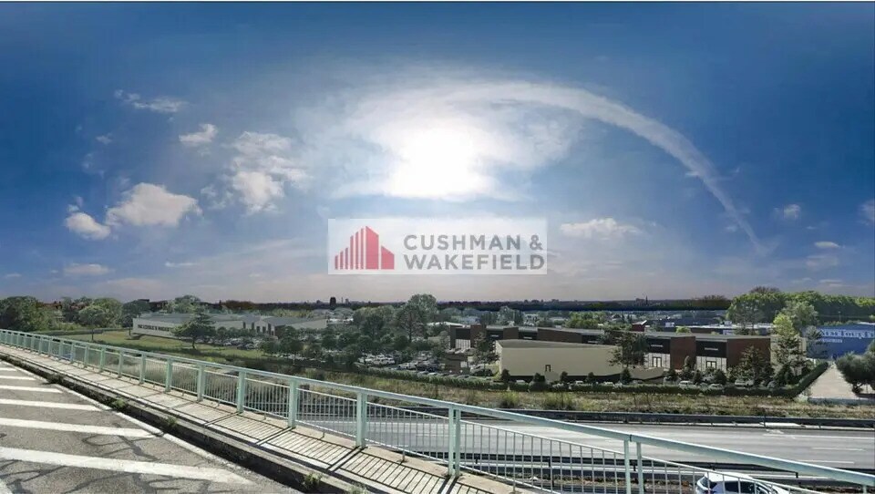 Retail in Marguerittes for lease - Building Photo - Image 2 of 2