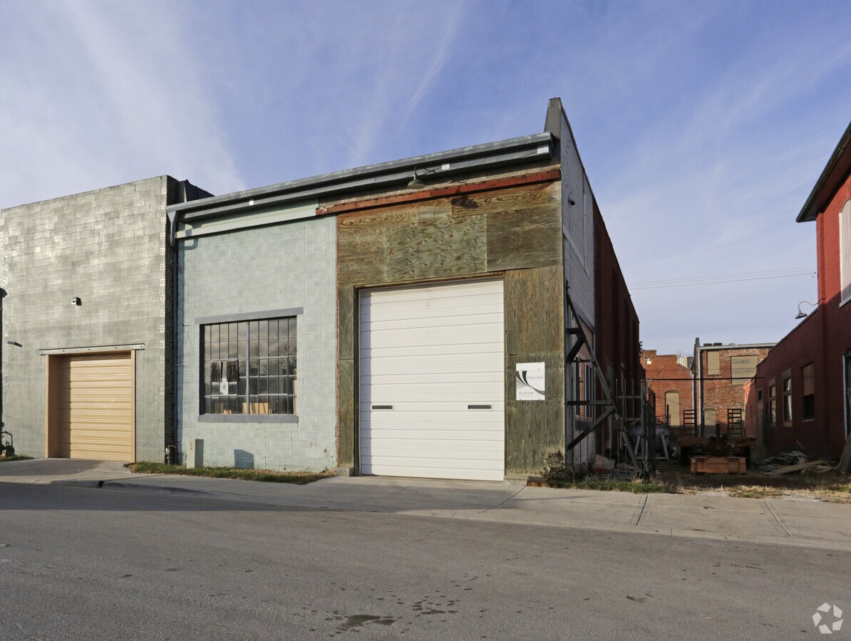 224 Choctaw St, Leavenworth, KS 66048