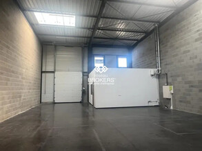 Flex in Meyzieu for lease Interior Photo- Image 2 of 5