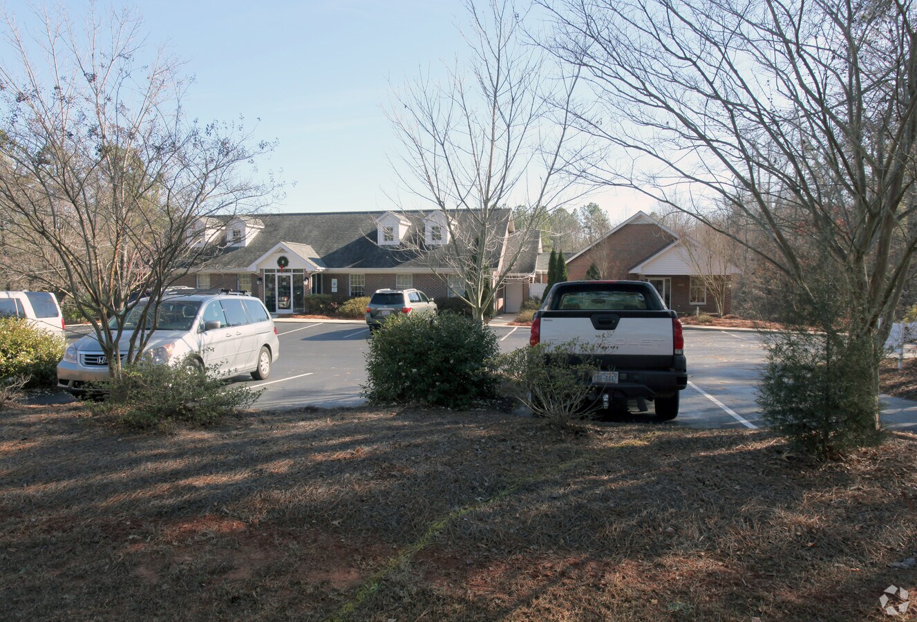 13011309 Carthage St, Sanford, NC 27330