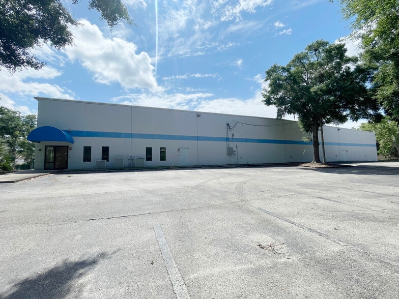 451 SW 57th Ave, Ocala, FL for lease - Building Photo - Image 2 of 16
